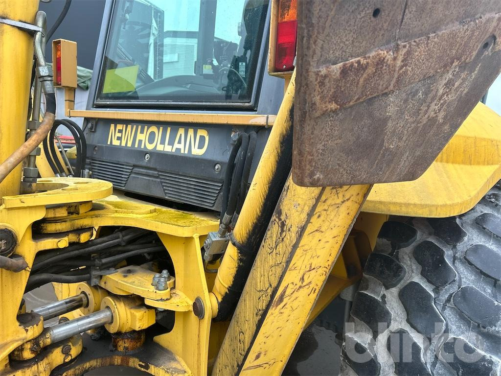 Багер-товарач New Holland LB115 4WD: снимка 37