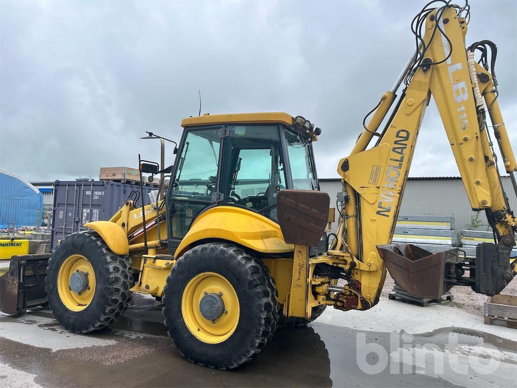 Багер-товарач New Holland LB115 4WD: снимка 12