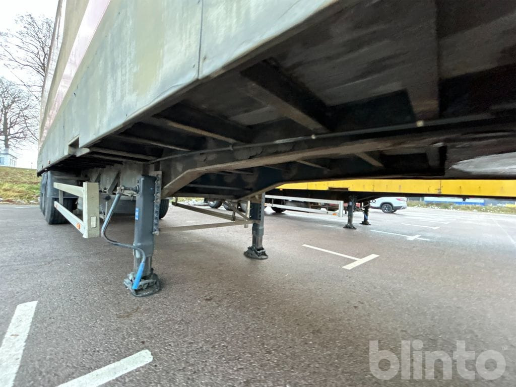 Затворена каросерия полуремарке PARATOR SCV 14-24: снимка 15 Затворена каросерия полуремарке PARATOR SCV 14-24: снимка 15