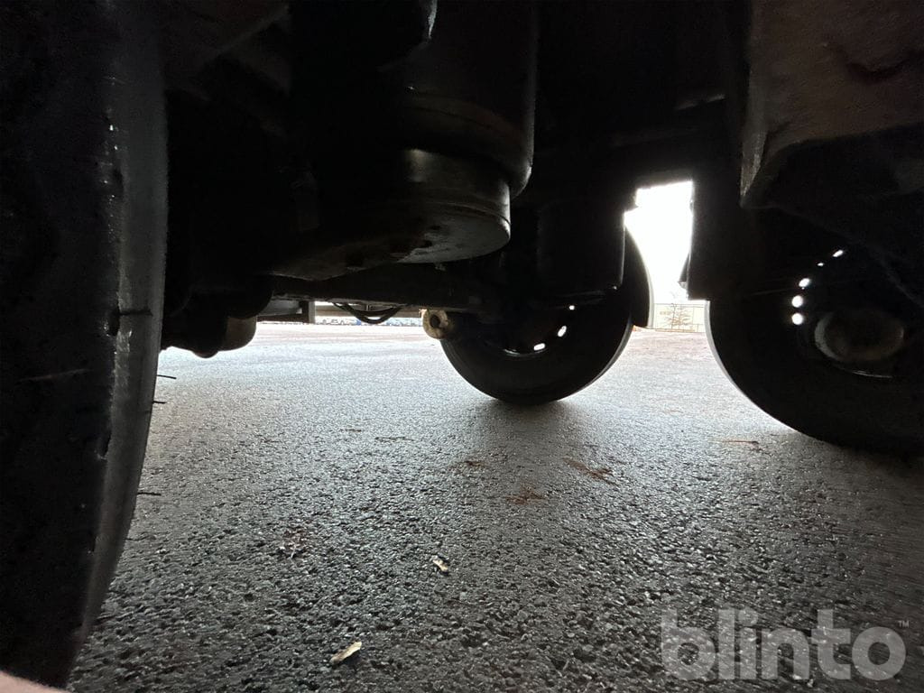 Затворена каросерия полуремарке PARATOR SCV 14-24: снимка 37 Затворена каросерия полуремарке PARATOR SCV 14-24: снимка 37