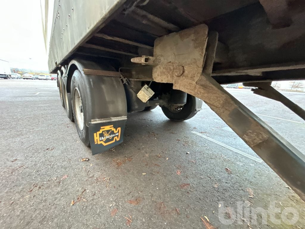 Затворена каросерия полуремарке PARATOR SCV 14-24: снимка 32 Затворена каросерия полуремарке PARATOR SCV 14-24: снимка 32