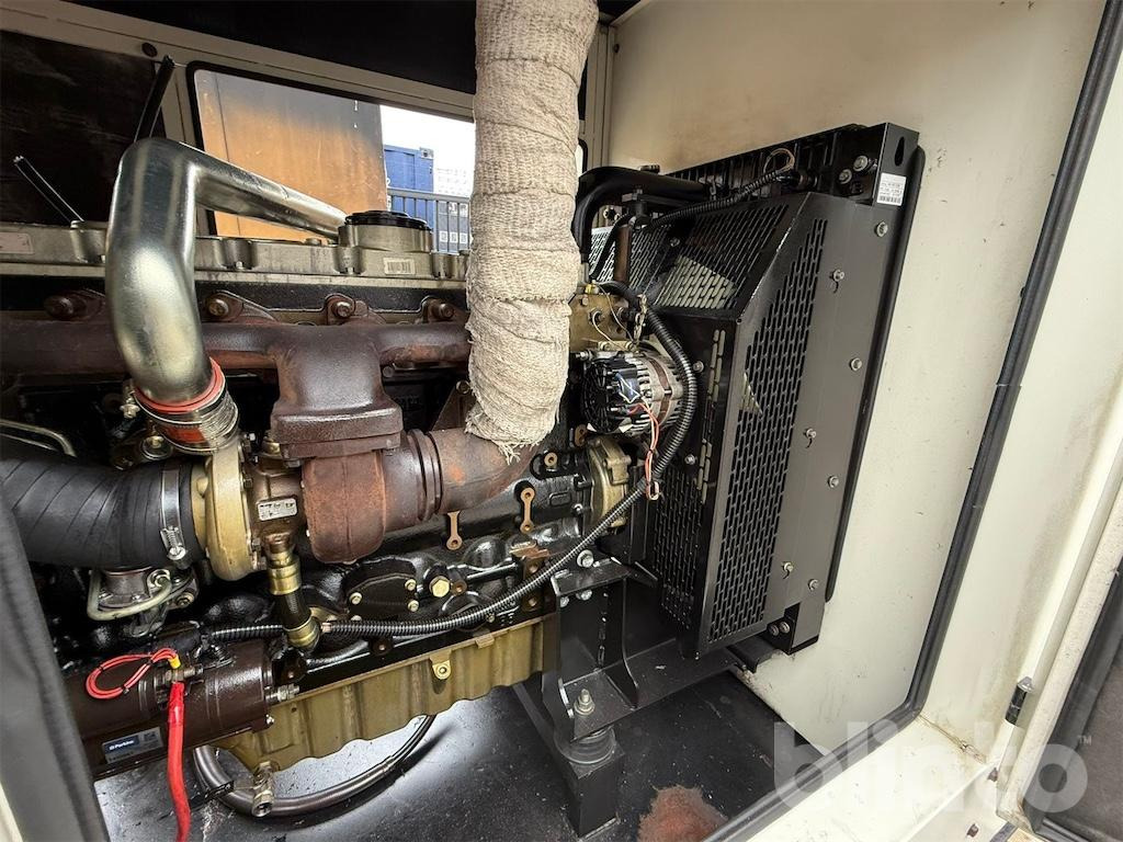 Електрогенератор Perkins 150 kVA / Reparationsobjekt: снимка 16