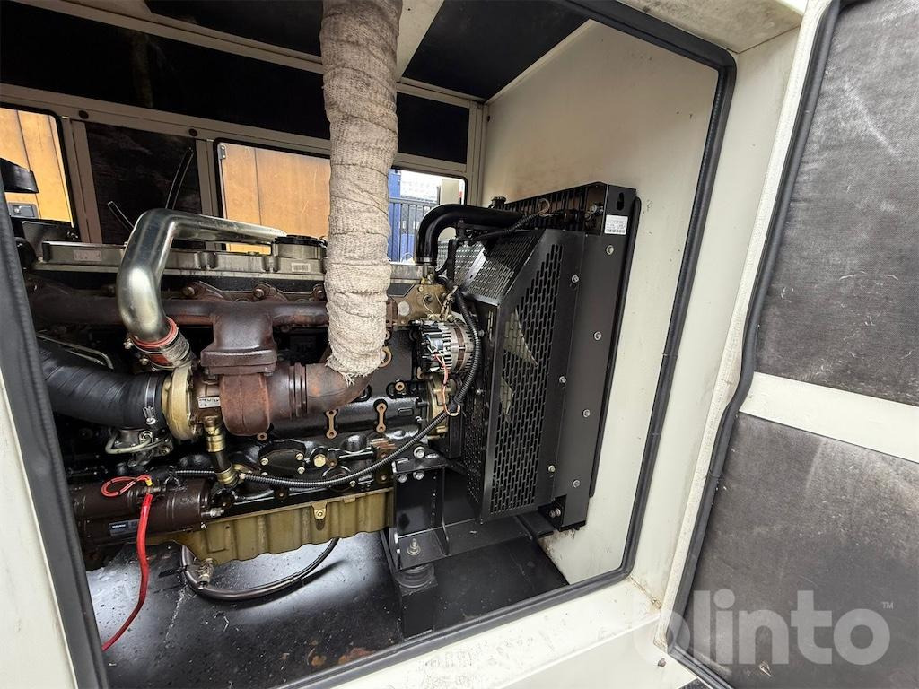 Електрогенератор Perkins 150 kVA / Reparationsobjekt: снимка 9