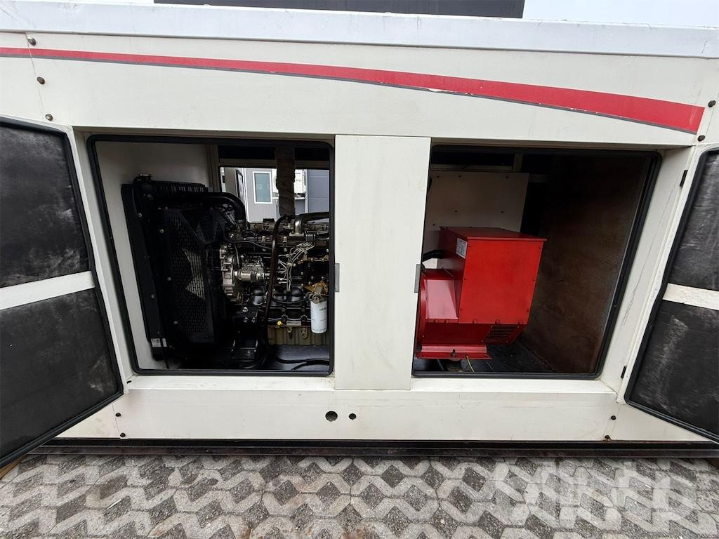 Електрогенератор Perkins 150 kVA / Reparationsobjekt: снимка 21