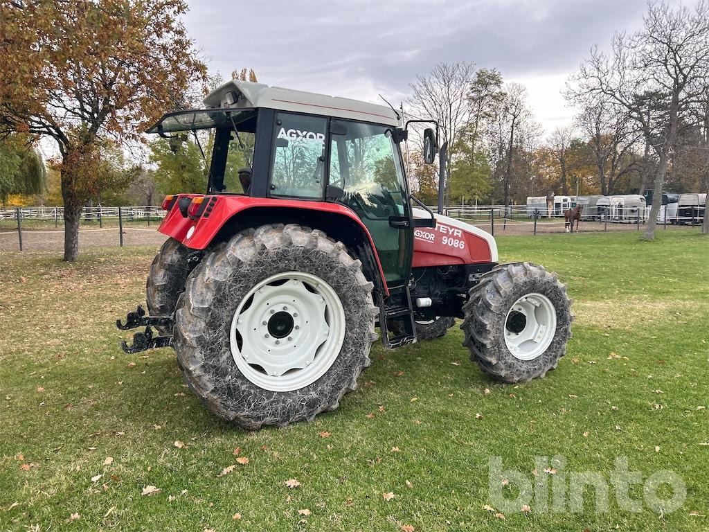 Steyr 9086 (1996) - Трактор: снимка 4 Steyr 9086 (1996) - Трактор: снимка 4