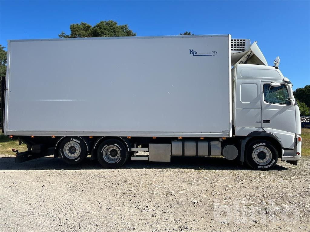 VOLVO FH12 6X2 - Рефрижератор камион: снимка 4 VOLVO FH12 6X2 - Рефрижератор камион: снимка 4