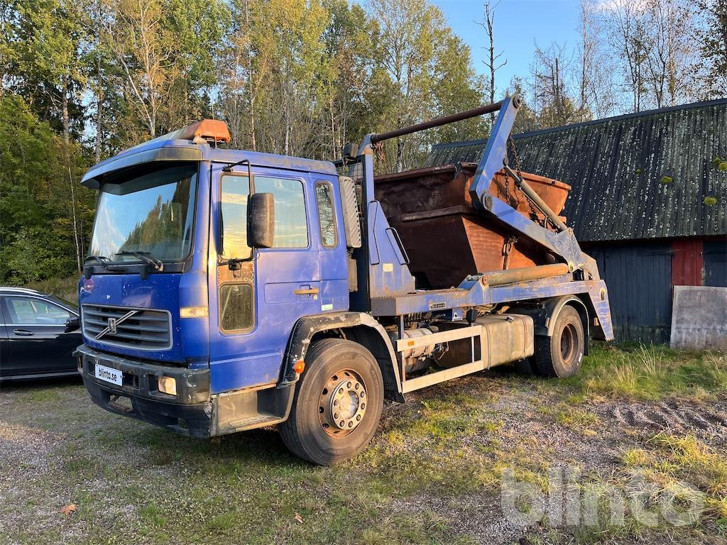 VOLVO FL6 E 4*2 - Мултилифт за контейнери камион: снимка 1 VOLVO FL6 E 4*2 - Мултилифт за контейнери камион: снимка 1