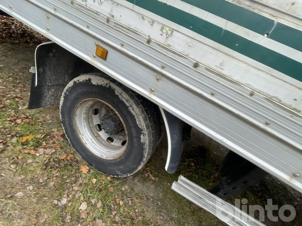 Бордови камион VOLVO FL612 4X2 med ramper: снимка 12 Бордови камион VOLVO FL612 4X2 med ramper: снимка 12