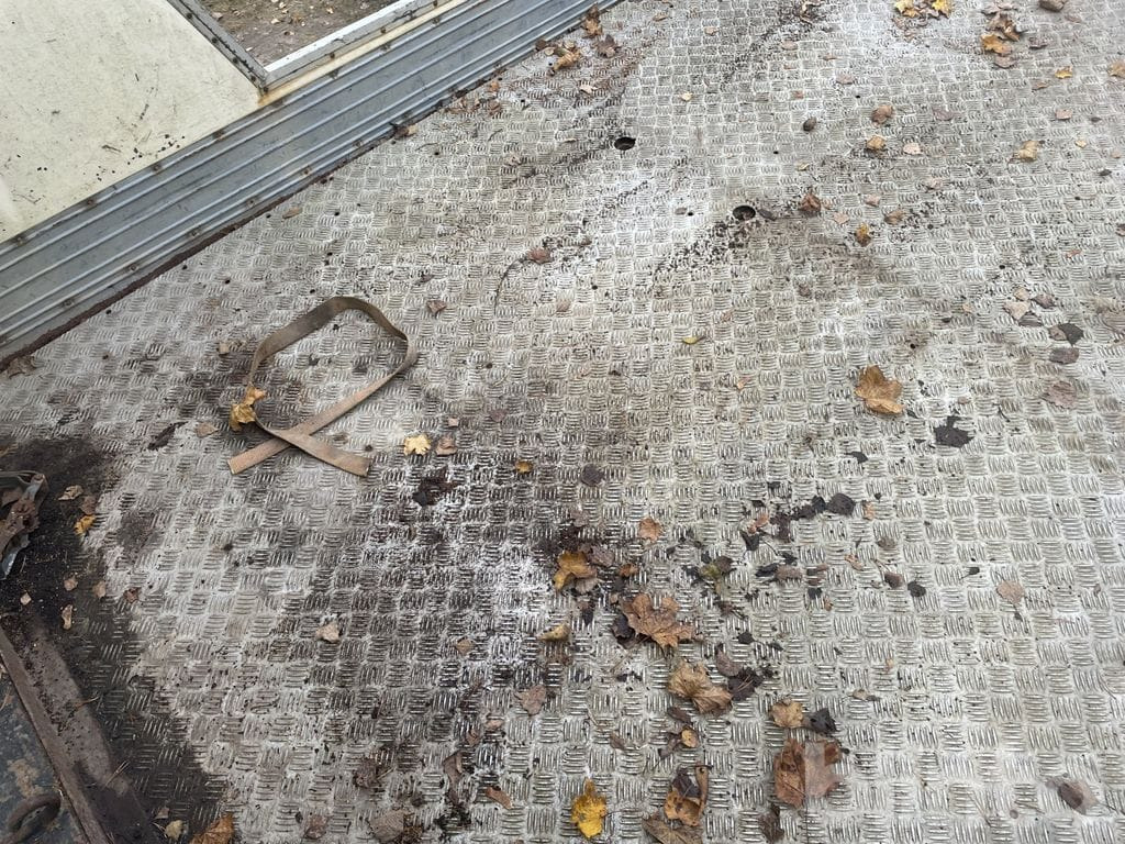 Бордови камион VOLVO FL612 4X2 med ramper: снимка 35 Бордови камион VOLVO FL612 4X2 med ramper: снимка 35