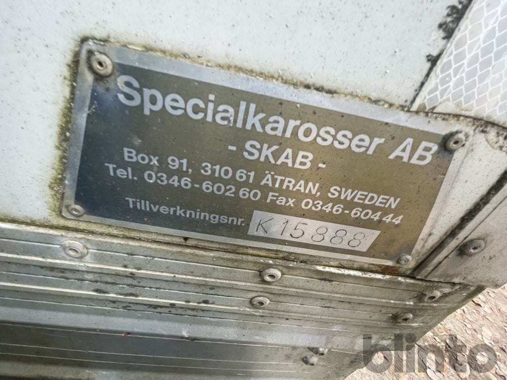 Бордови камион VOLVO FL612 4X2 med ramper: снимка 21 Бордови камион VOLVO FL612 4X2 med ramper: снимка 21