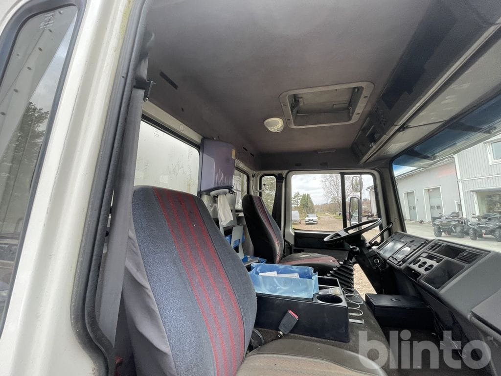 Бордови камион VOLVO FL612 4X2 med ramper: снимка 17 Бордови камион VOLVO FL612 4X2 med ramper: снимка 17