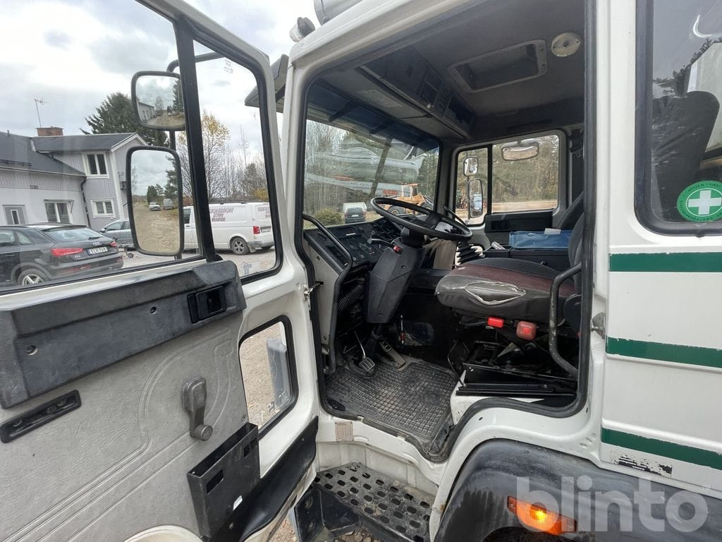 Бордови камион VOLVO FL612 4X2 med ramper: снимка 22 Бордови камион VOLVO FL612 4X2 med ramper: снимка 22