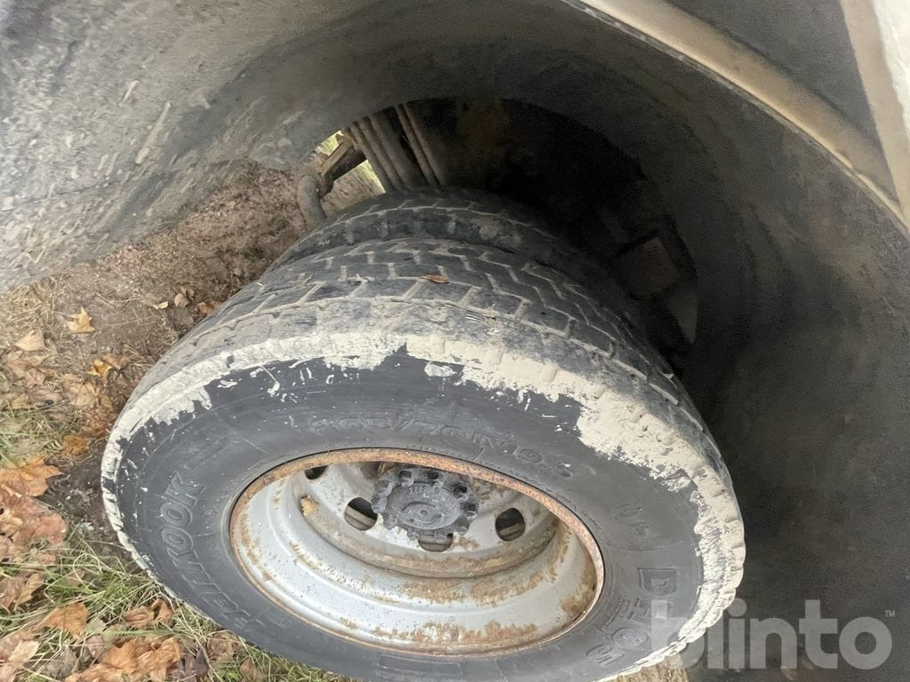 Бордови камион VOLVO FL612 4X2 med ramper: снимка 13 Бордови камион VOLVO FL612 4X2 med ramper: снимка 13