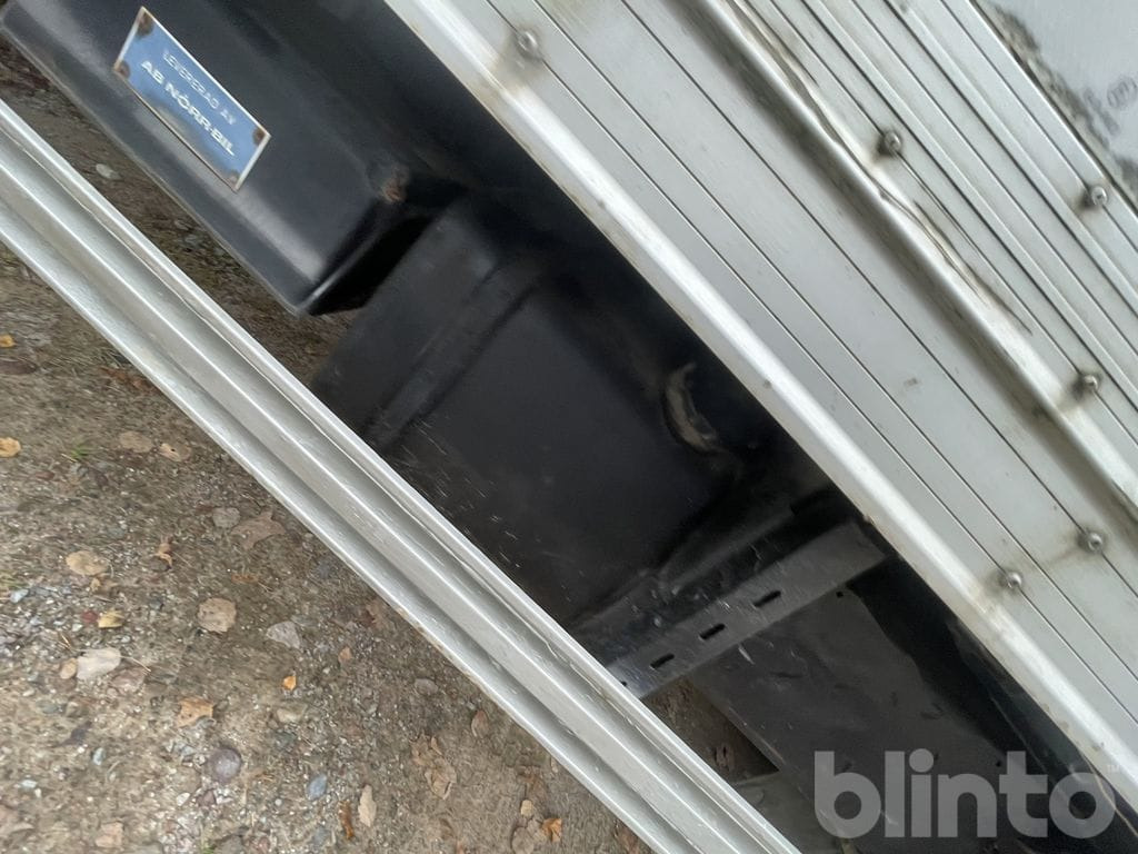 Бордови камион VOLVO FL612 4X2 med ramper: снимка 9 Бордови камион VOLVO FL612 4X2 med ramper: снимка 9