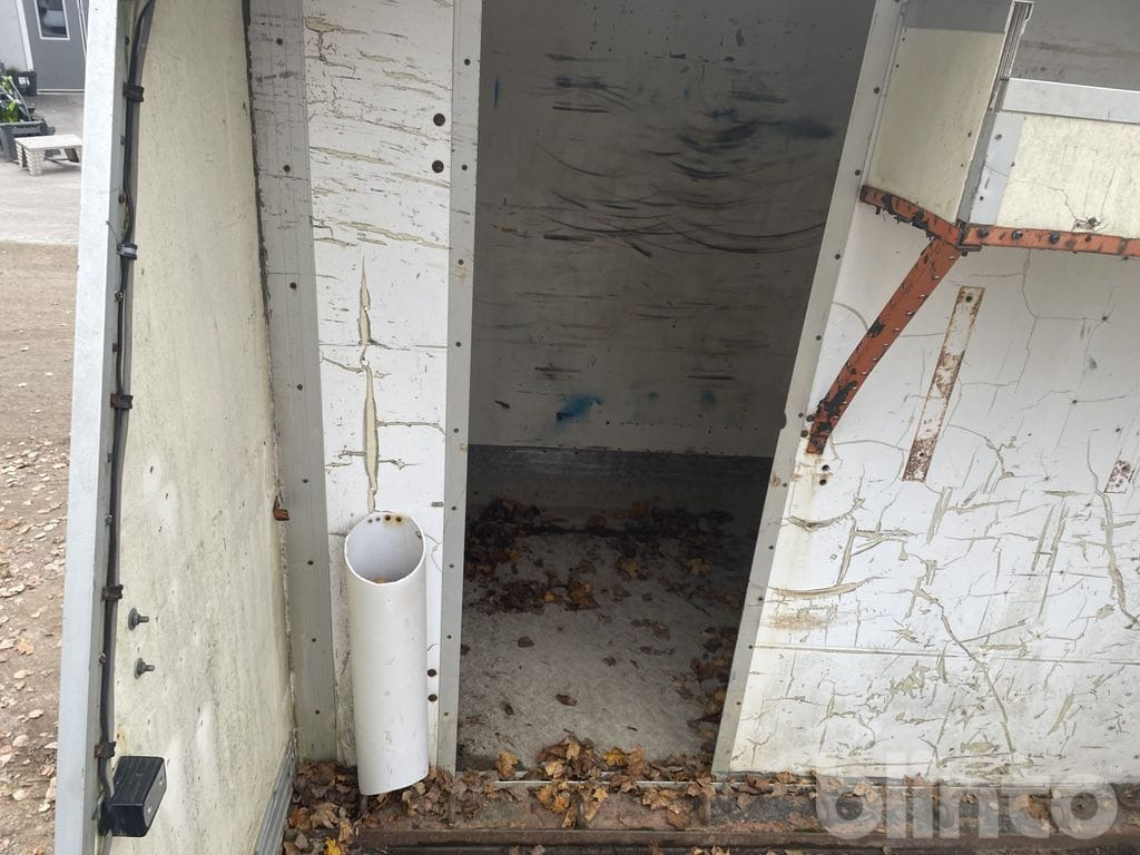 Бордови камион VOLVO FL612 4X2 med ramper: снимка 31 Бордови камион VOLVO FL612 4X2 med ramper: снимка 31