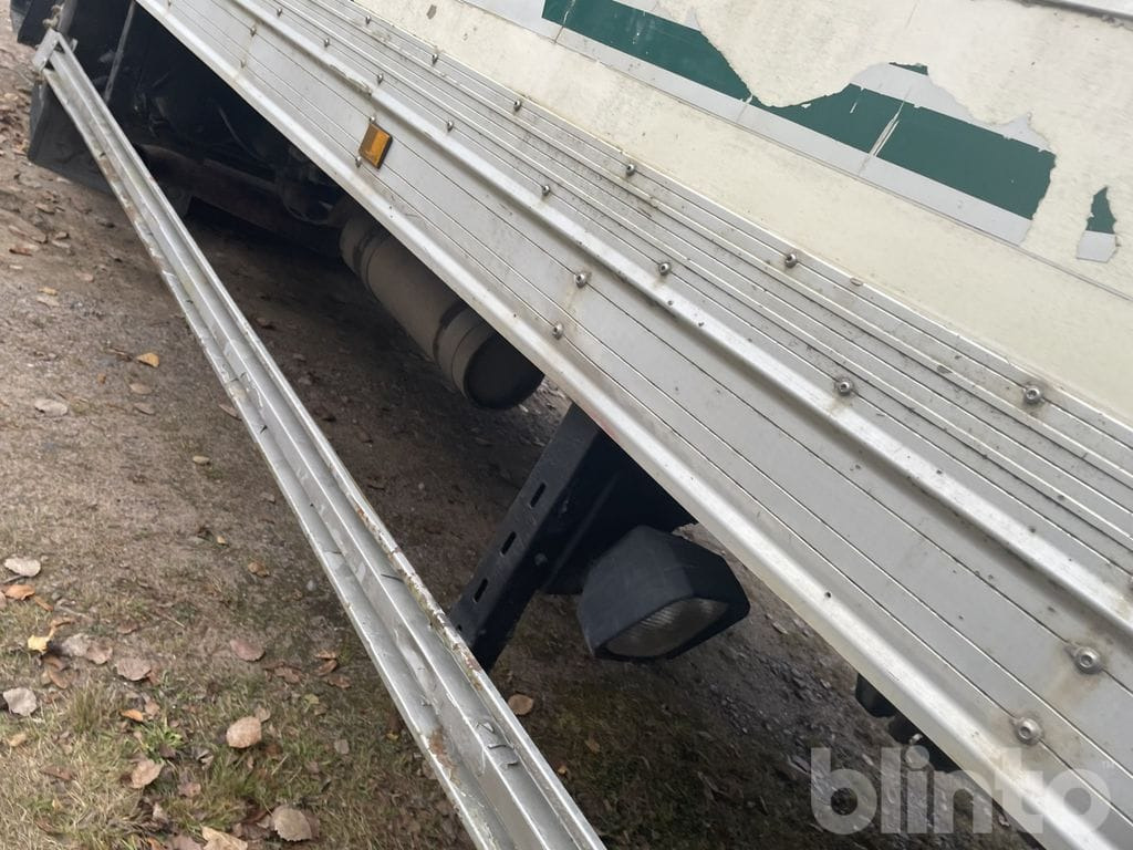 Бордови камион VOLVO FL612 4X2 med ramper: снимка 46 Бордови камион VOLVO FL612 4X2 med ramper: снимка 46