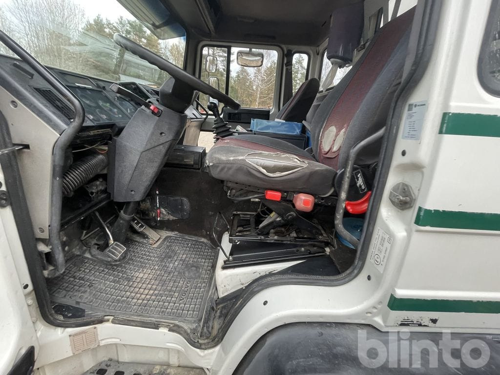 Бордови камион VOLVO FL612 4X2 med ramper: снимка 23 Бордови камион VOLVO FL612 4X2 med ramper: снимка 23