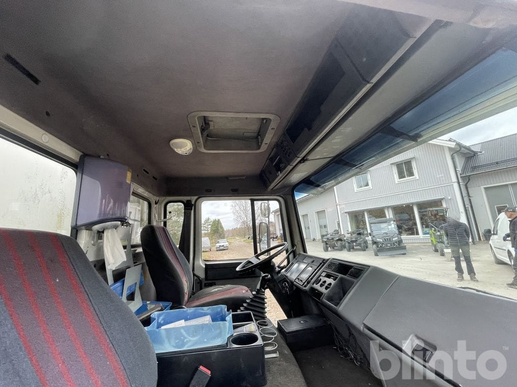 Бордови камион VOLVO FL612 4X2 med ramper: снимка 18 Бордови камион VOLVO FL612 4X2 med ramper: снимка 18