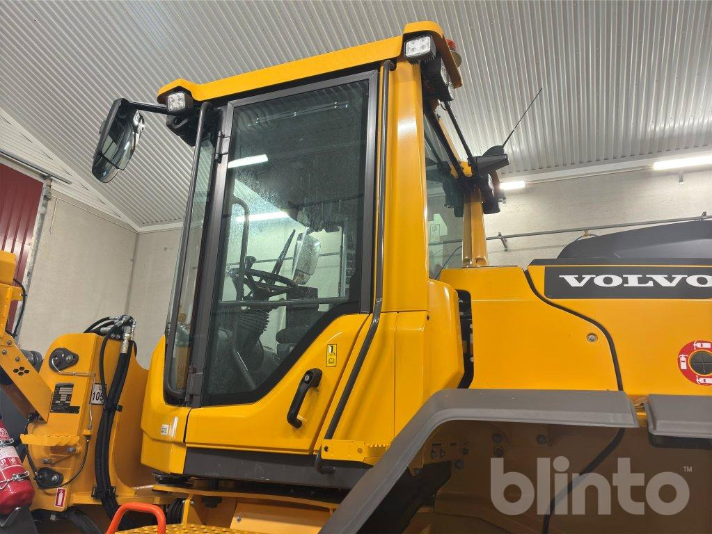 Колесен товарач VOLVO L70H2: снимка 36 Колесен товарач VOLVO L70H2: снимка 36