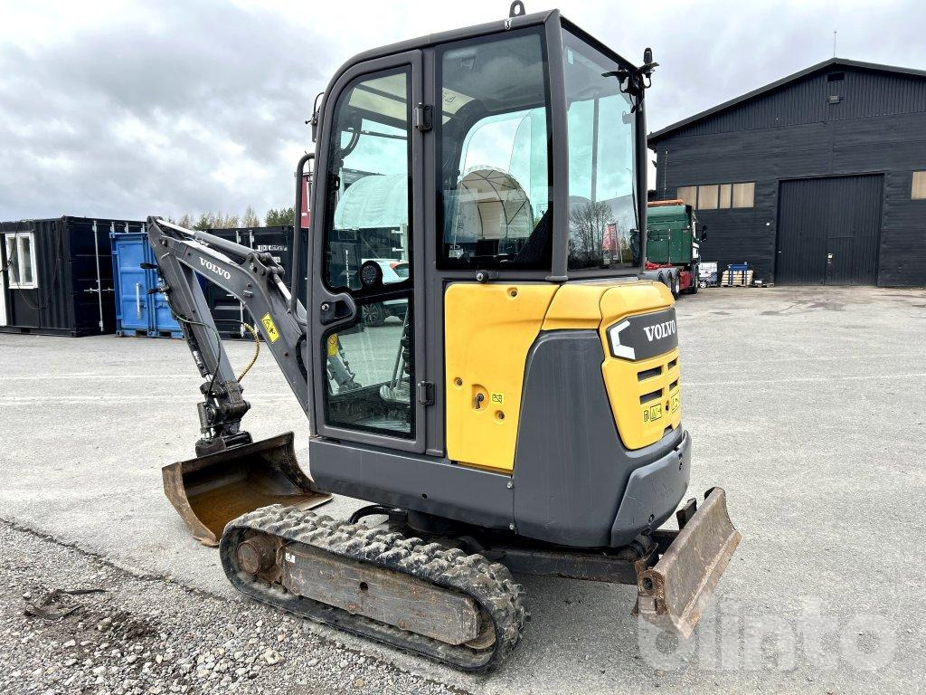 Volvo EC18D - Мини багер: снимка 5 Volvo EC18D - Мини багер: снимка 5