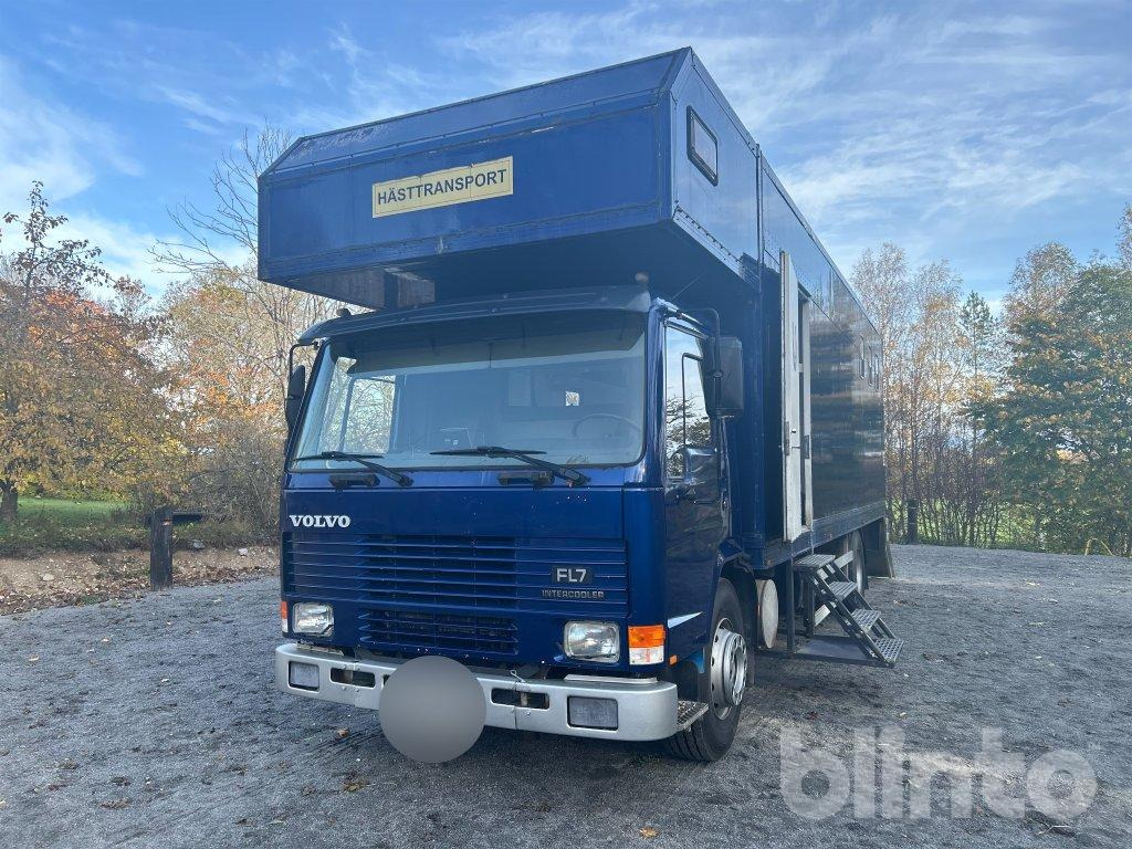 Volvo FL7 4X2 - Камион за коне: снимка 1 Volvo FL7 4X2 - Камион за коне: снимка 1