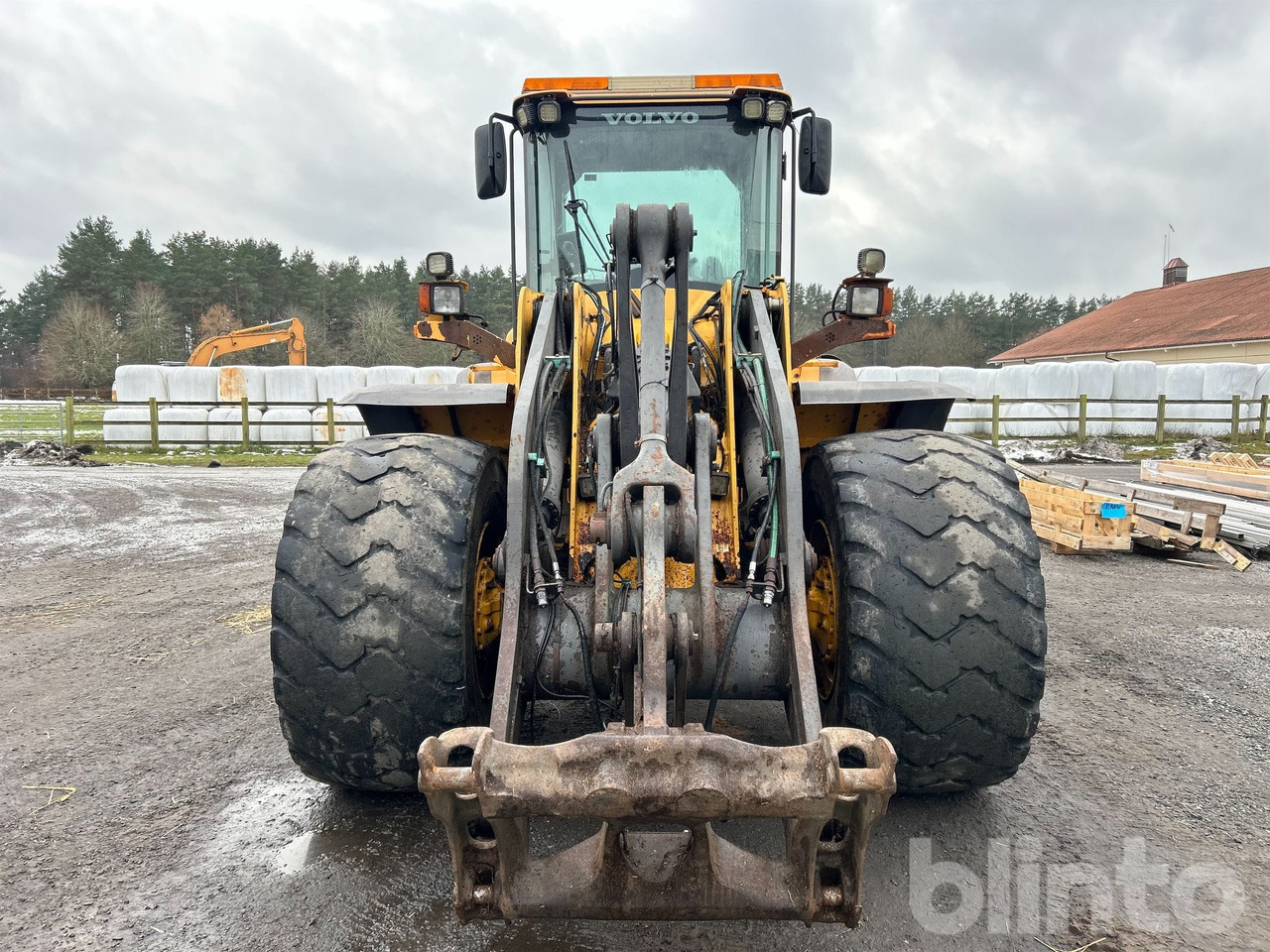 Volvo L110F - Колесен товарач: снимка 3 Volvo L110F - Колесен товарач: снимка 3