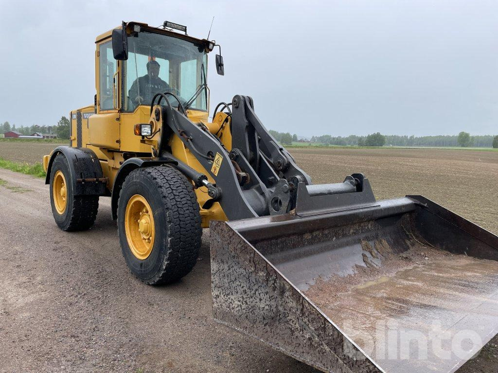 Volvo L70 D med redskap - Колесен товарач: снимка 1 Volvo L70 D med redskap - Колесен товарач: снимка 1