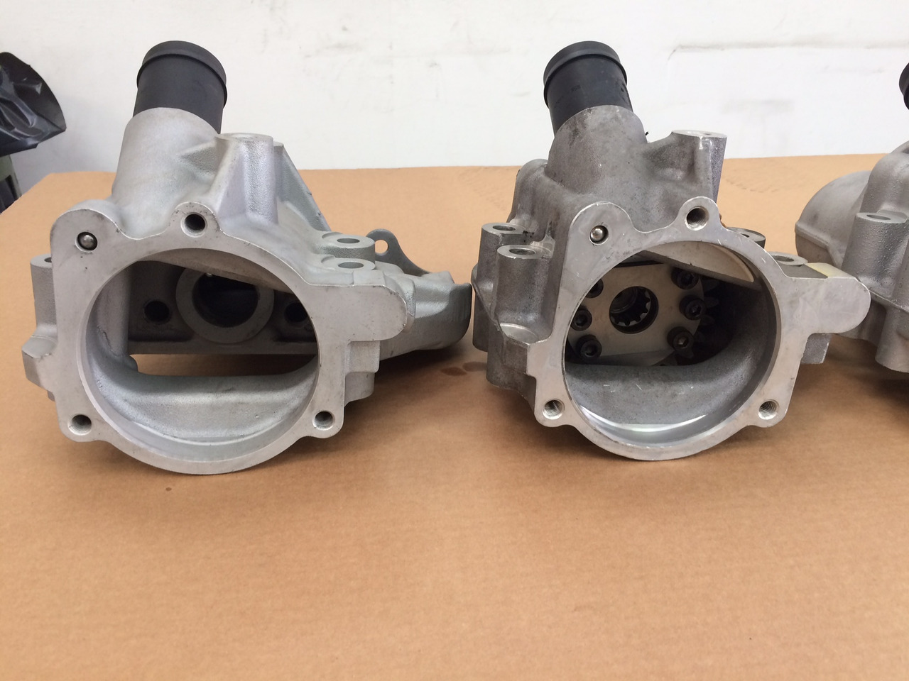 CARCASSA RIDUTTORE PER POMPA CARBURANTE ALTA PRESSIONE - MOTORI MAN D2066 / D2676 - Горивна помпа за Камион: снимка 5 CARCASSA RIDUTTORE PER POMPA CARBURANTE ALTA PRESSIONE - MOTORI MAN D2066 / D2676 - Горивна помпа за Камион: снимка 5