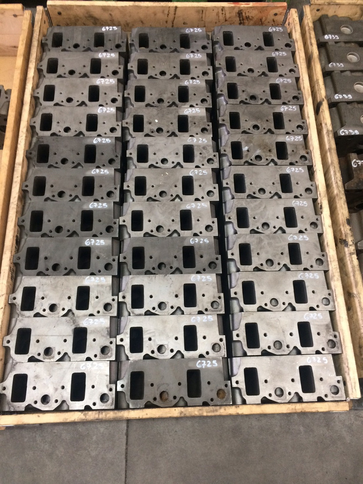 TESTATA MOTORE MAN D0824 / D0826 / D0834 / D0836 - Глава на блока: снимка 1 TESTATA MOTORE MAN D0824 / D0826 / D0834 / D0836 - Глава на блока: снимка 1