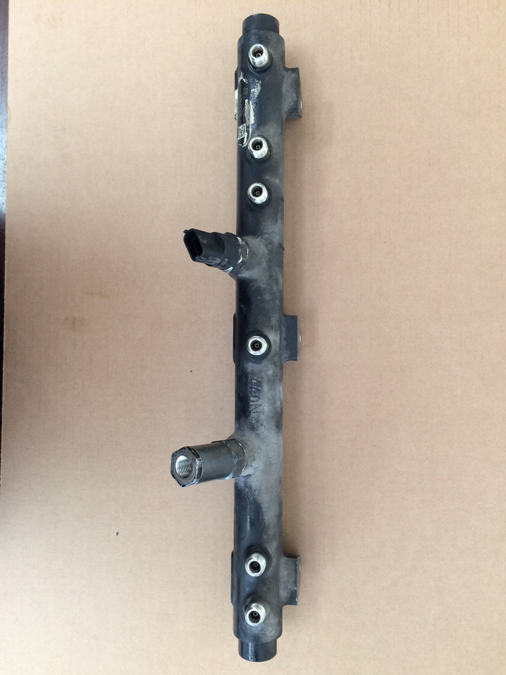 TUBO PRESSIONE COMMON RAIL MAN 51103116038 - Горивна система: снимка 2 TUBO PRESSIONE COMMON RAIL MAN 51103116038 - Горивна система: снимка 2