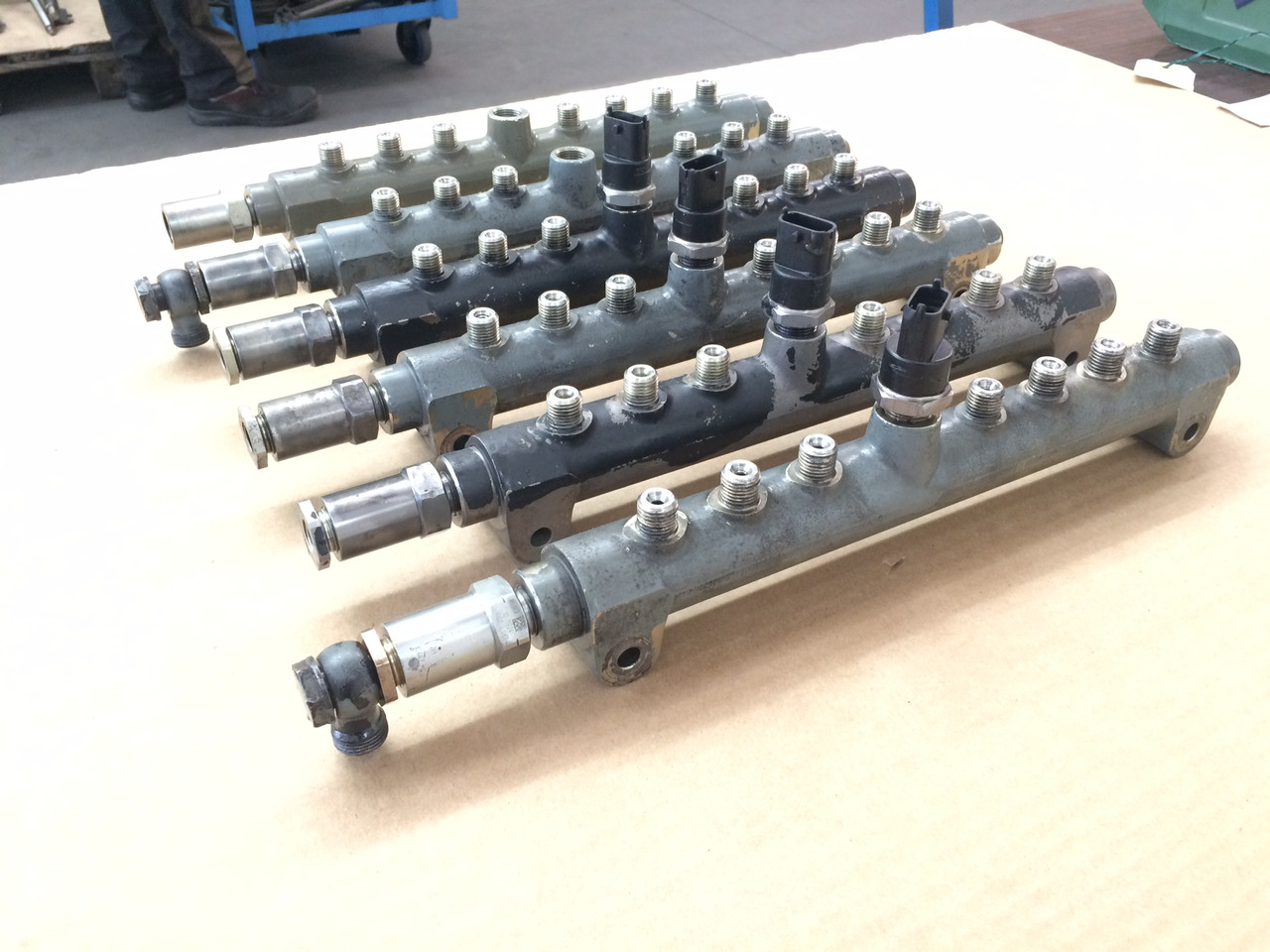 TUBO PRESSIONE COMMON RAIL MAN 51103116039 - Горивна система: снимка 5 TUBO PRESSIONE COMMON RAIL MAN 51103116039 - Горивна система: снимка 5