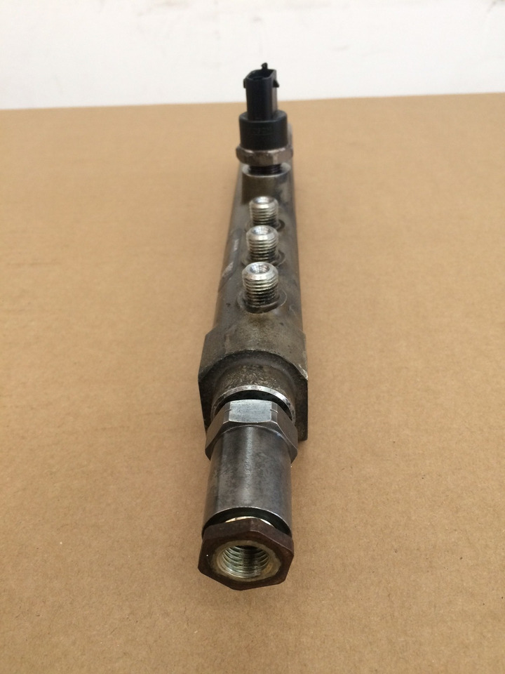 TUBO PRESSIONE COMMON RAIL MAN 51103116062 - Горивна система: снимка 5 TUBO PRESSIONE COMMON RAIL MAN 51103116062 - Горивна система: снимка 5