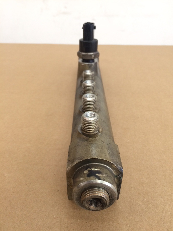 TUBO PRESSIONE COMMON RAIL MAN 51103116062 - Горивна система: снимка 4 TUBO PRESSIONE COMMON RAIL MAN 51103116062 - Горивна система: снимка 4