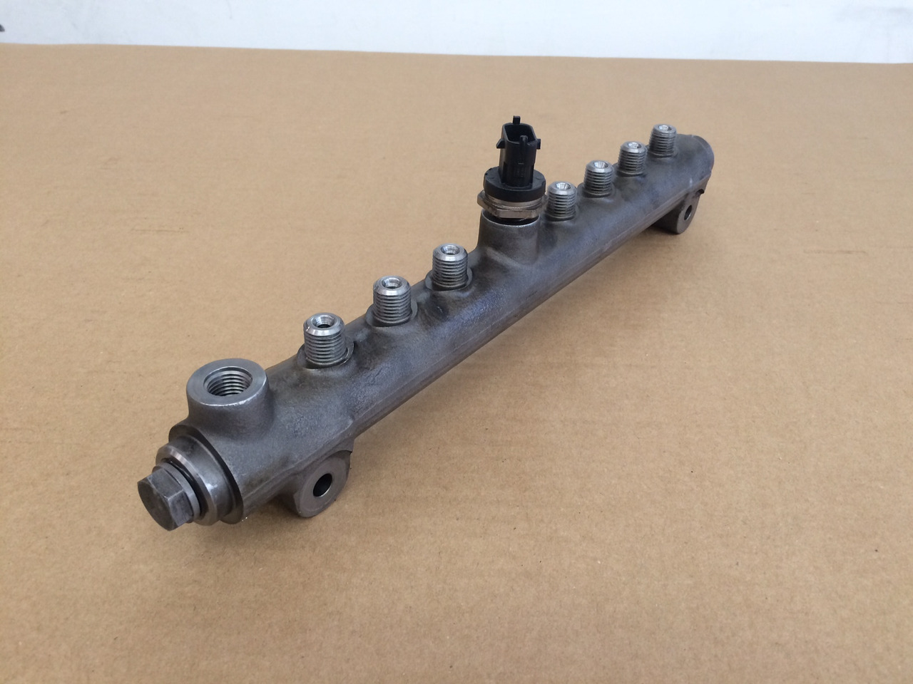 TUBO PRESSIONE COMMON RAIL MAN 51103116063 - Горивна система: снимка 2 TUBO PRESSIONE COMMON RAIL MAN 51103116063 - Горивна система: снимка 2