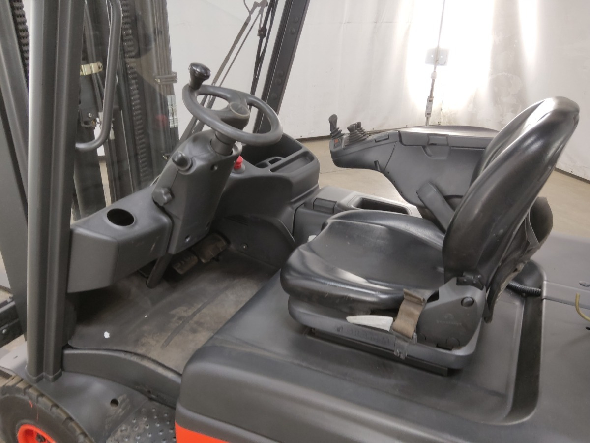 Linde E30L - Електрокар: снимка 3 Linde E30L - Електрокар: снимка 3