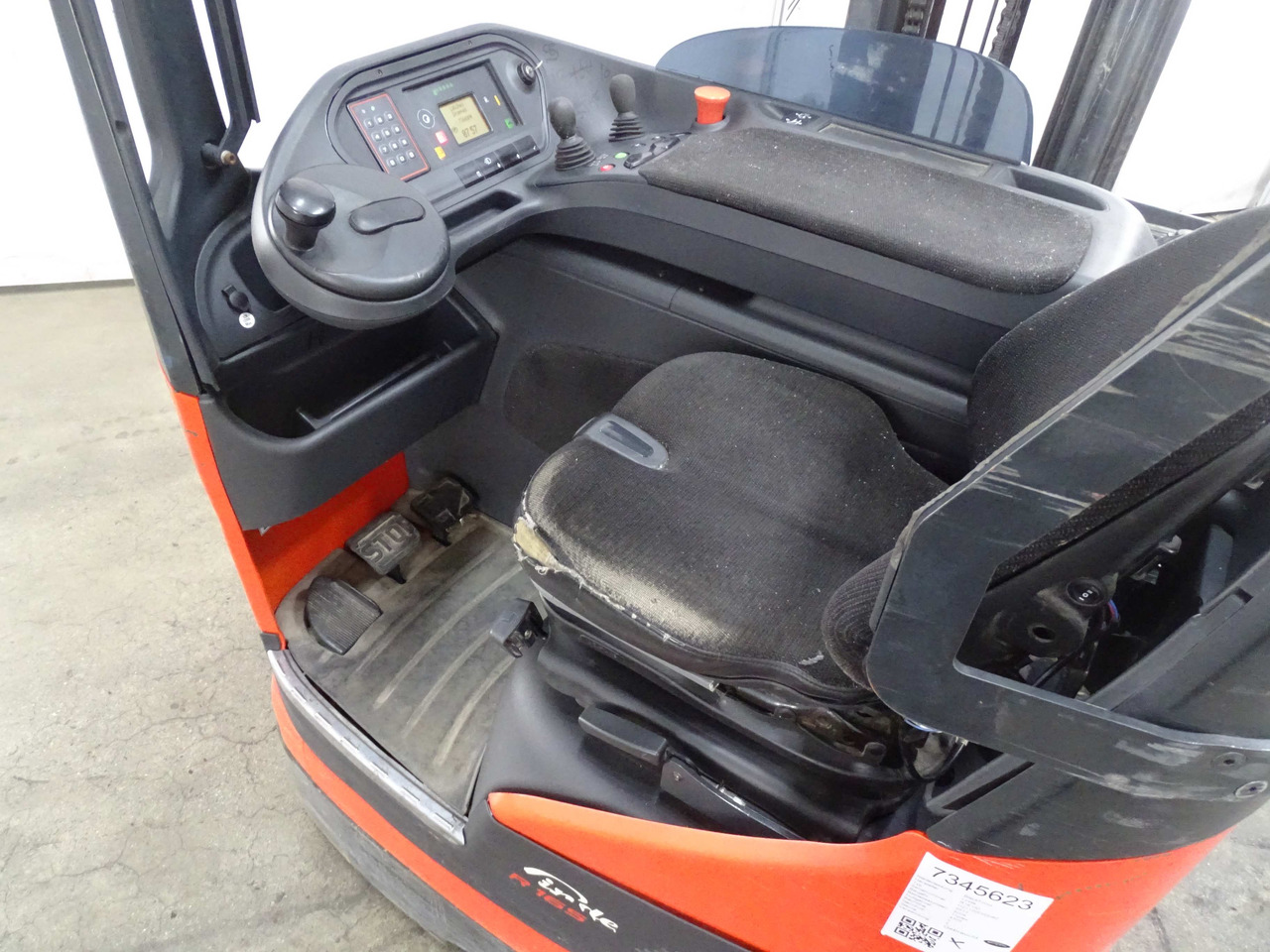 Linde R16HD-01 - Ричтрак: снимка 3 Linde R16HD-01 - Ричтрак: снимка 3