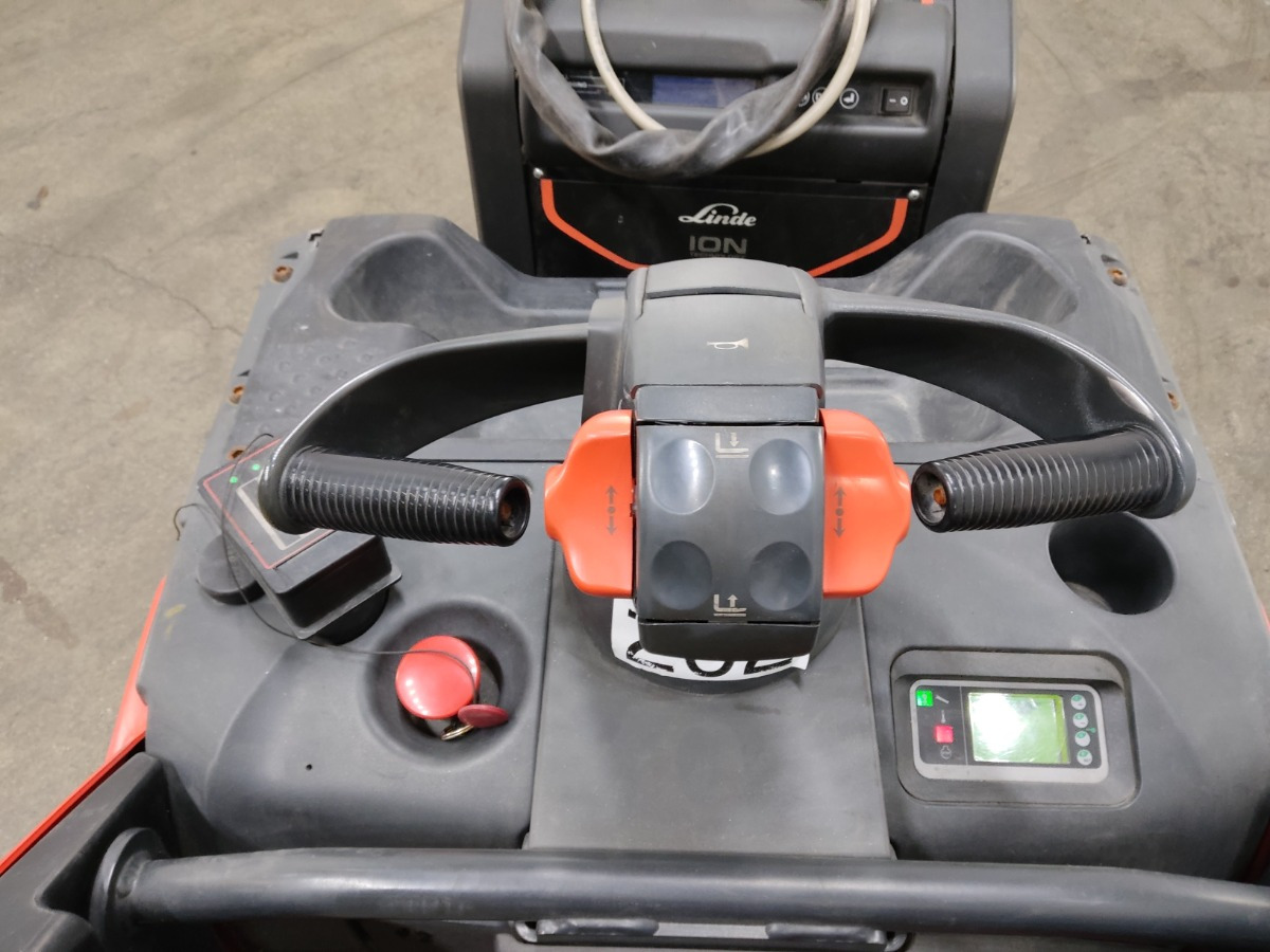 Linde T20SP-02/LIION/2400M - Палетна количка: снимка 3 Linde T20SP-02/LIION/2400M - Палетна количка: снимка 3