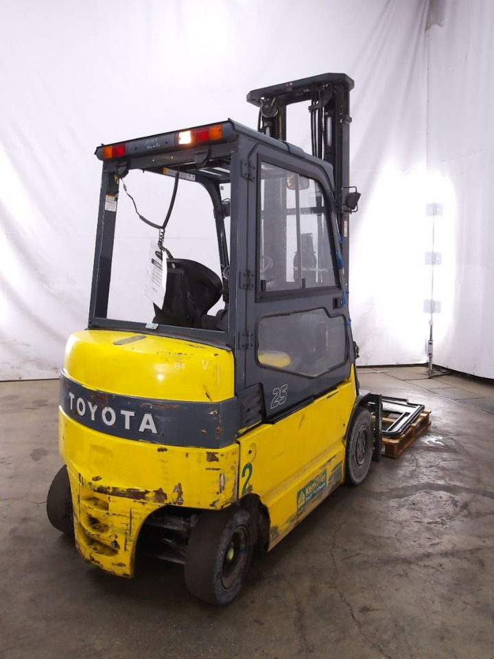 Toyota 7FBMF25 - Електрокар: снимка 2 Toyota 7FBMF25 - Електрокар: снимка 2