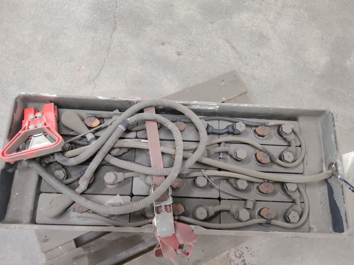 Weitere 24V - Акумулатор за Подемно-транспортна техника: снимка 3 Weitere 24V - Акумулатор за Подемно-транспортна техника: снимка 3