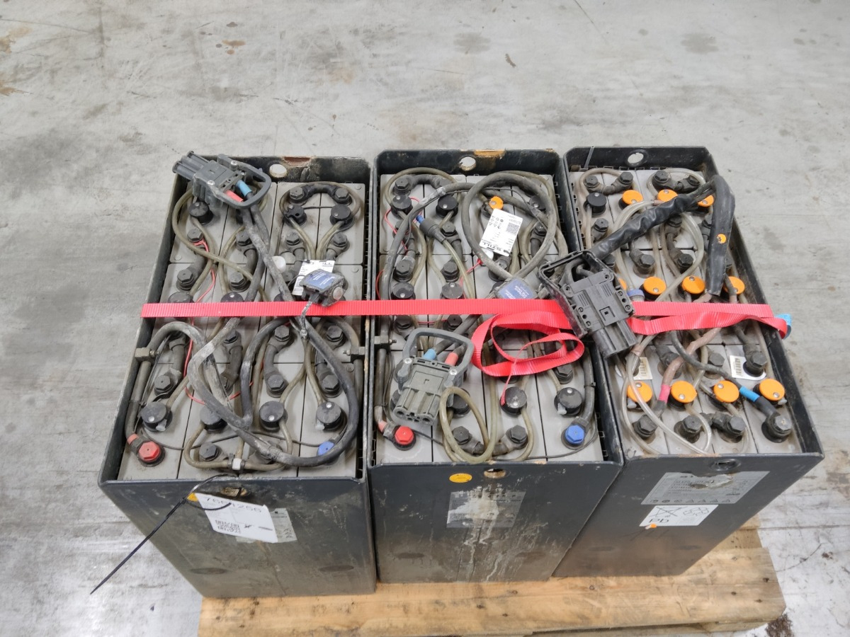 Weitere 3XBATTERIEN - Акумулатор за Подемно-транспортна техника: снимка 3 Weitere 3XBATTERIEN - Акумулатор за Подемно-транспортна техника: снимка 3