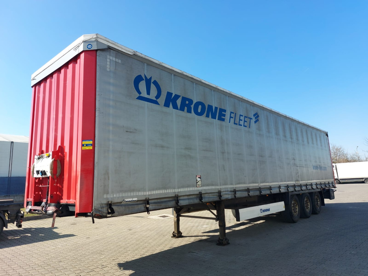 Krone SD - Брезентово полуремарке: снимка 1 Krone SD - Брезентово полуремарке: снимка 1