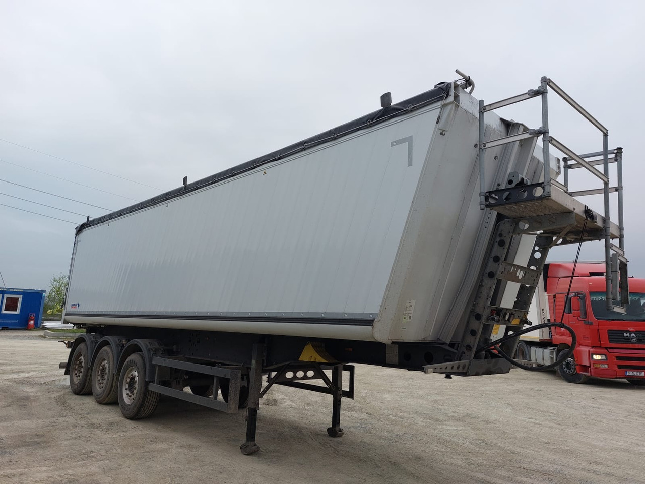 Schmitz Cargobull SCB*S3B - Самосвал полуремарке: снимка 3 Schmitz Cargobull SCB*S3B - Самосвал полуремарке: снимка 3