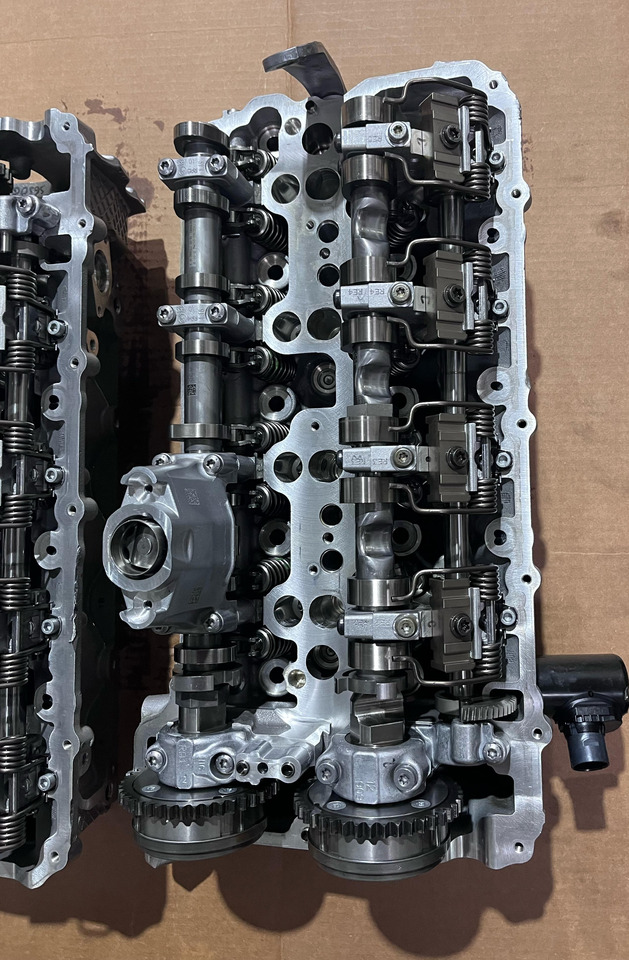 BMW BMW Cylinderheads M5 F90 M8 F91 F92 F93 - Цилиндров блок: снимка 3 BMW BMW Cylinderheads M5 F90 M8 F91 F92 F93 - Цилиндров блок: снимка 3