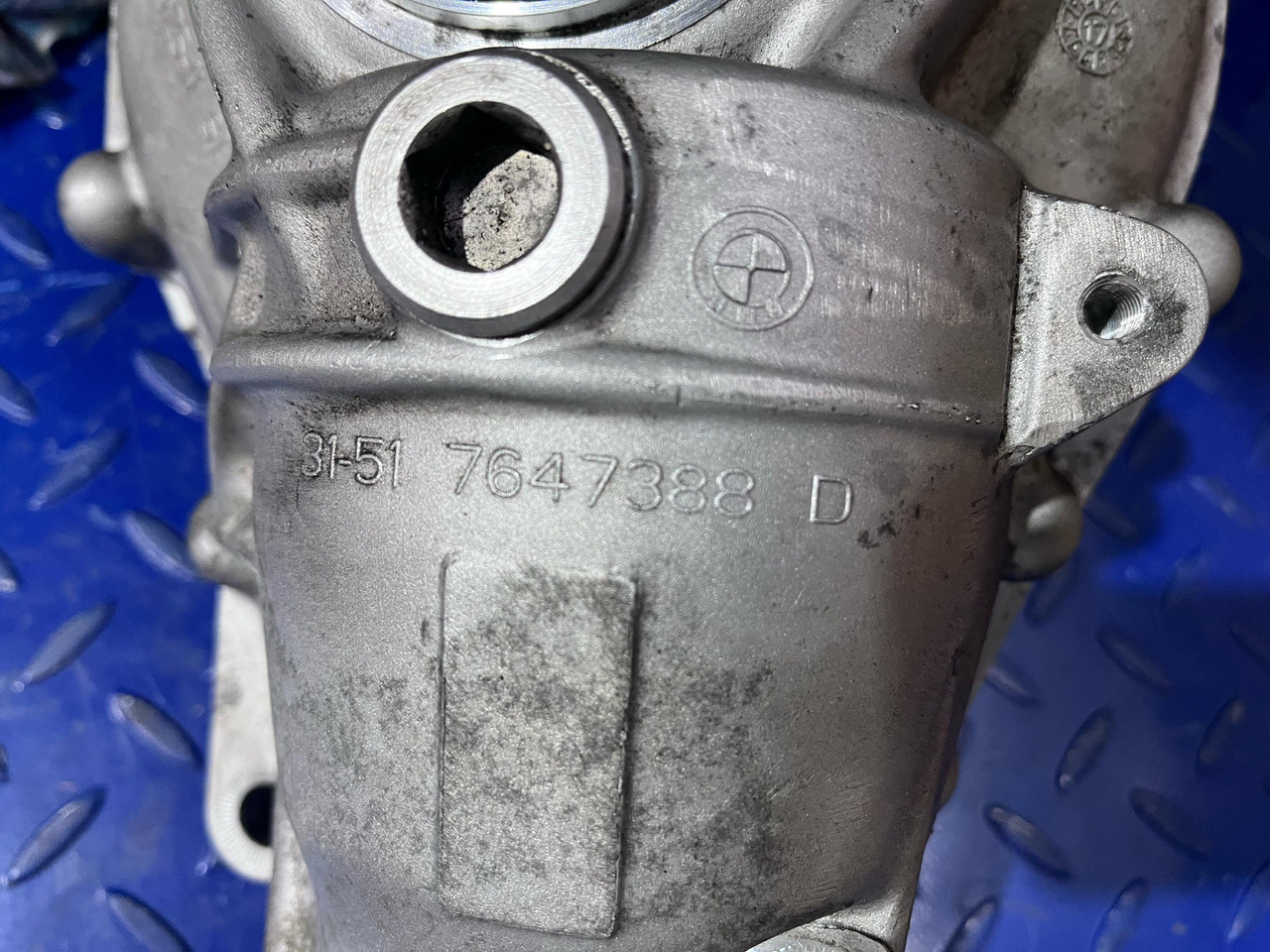 BMW BMW Front Axle Differential 8635870 - Диференциал: снимка 5 BMW BMW Front Axle Differential 8635870 - Диференциал: снимка 5