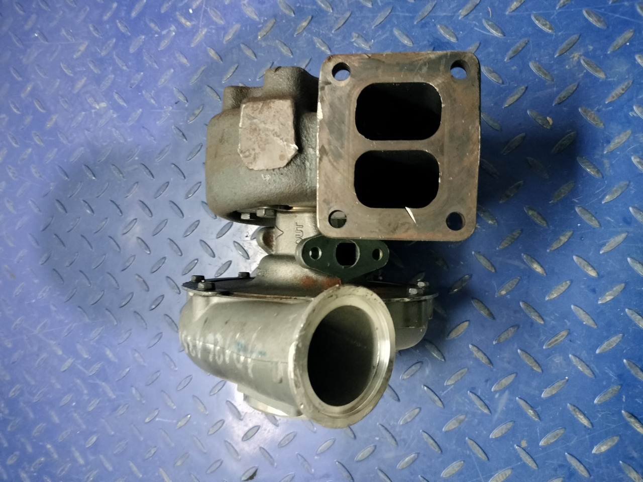 HOLSET Holset HX50-3767758 - Турбина за Камион: снимка 1 HOLSET Holset HX50-3767758 - Турбина за Камион: снимка 1