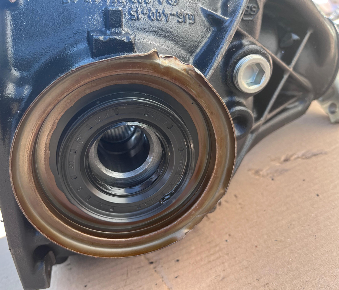 MERCEDES-BENZ E-Class Rear Differential W213 A2133503808 - Диференциал: снимка 4 MERCEDES-BENZ E-Class Rear Differential W213 A2133503808 - Диференциал: снимка 4