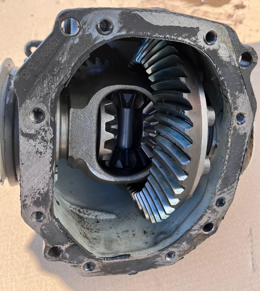 MERCEDES-BENZ S Class CL SL Rear Differential W216 A2163504600 AMG - Диференциал: снимка 4 MERCEDES-BENZ S Class CL SL Rear Differential W216 A2163504600 AMG - Диференциал: снимка 4