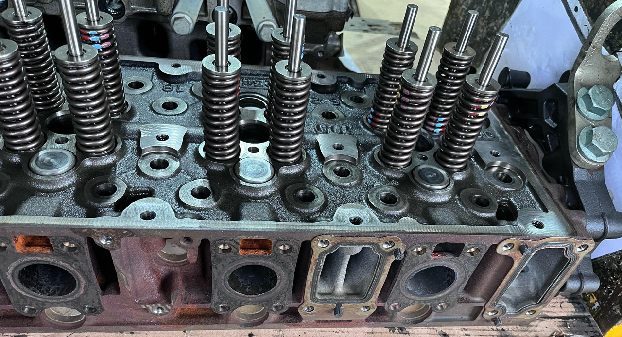 Mercedes Actros MP4 Euro 6 Cylinderhead OM470 - Двигател и части за Камион: снимка 4 Mercedes Actros MP4 Euro 6 Cylinderhead OM470 - Двигател и части за Камион: снимка 4