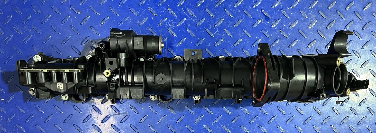 Mercedes Benz A6560900037 / A6560900137 / A6549060000 - Всмукателен колектор: снимка 2 Mercedes Benz A6560900037 / A6560900137 / A6549060000 - Всмукателен колектор: снимка 2