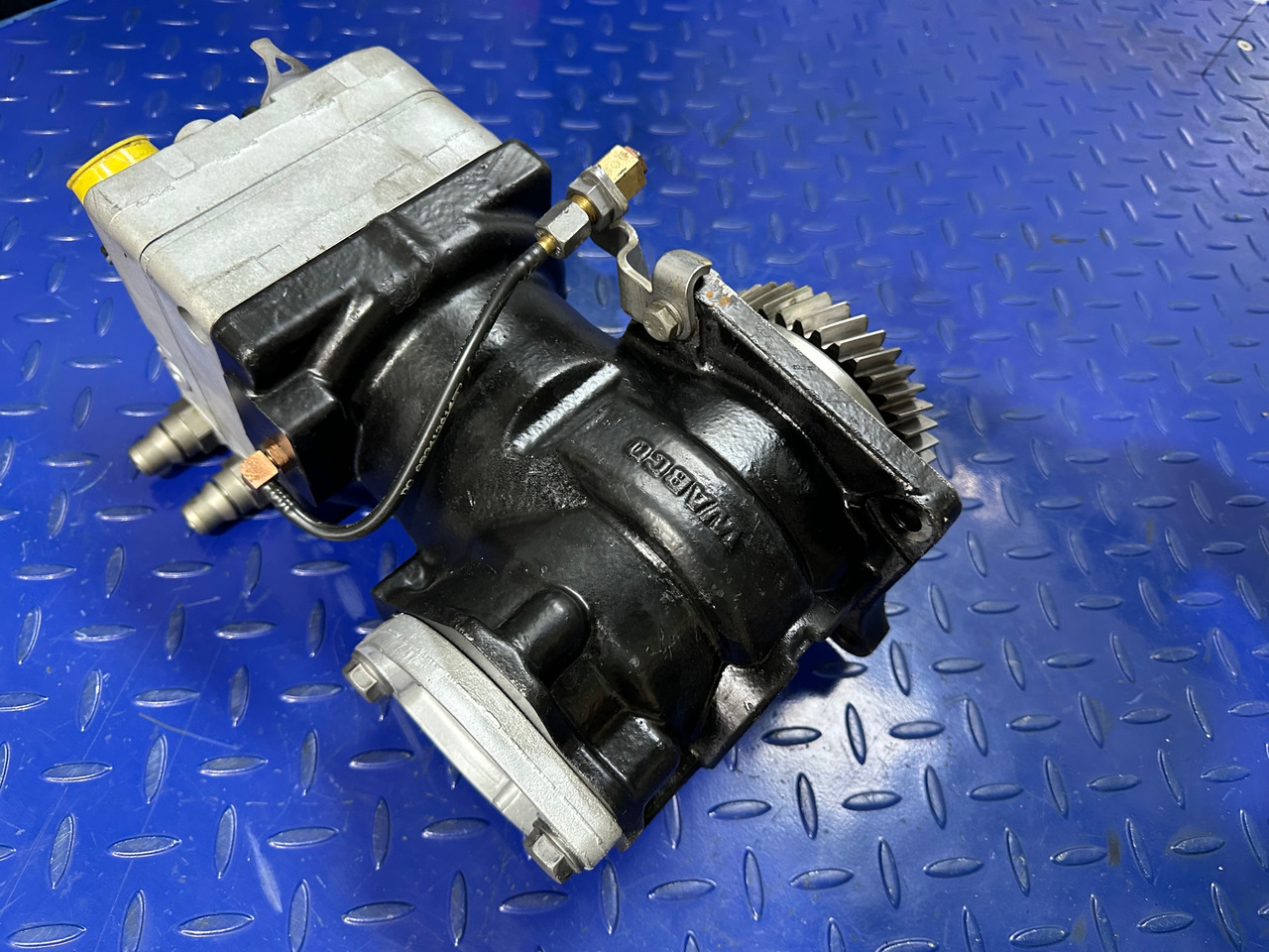Mercedes Atego 3 Euro 6 Wabco Air Compressor A0011307615 - Резервни части за Камион: снимка 2 Mercedes Atego 3 Euro 6 Wabco Air Compressor A0011307615 - Резервни части за Камион: снимка 2
